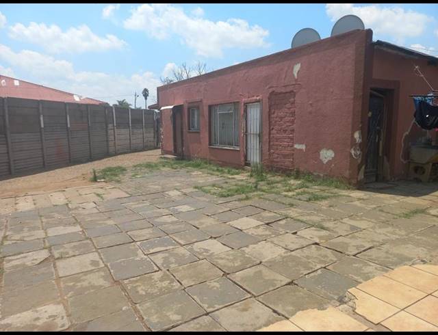 BUSINESS FOR SALE IN KEMPTON PARK WEST